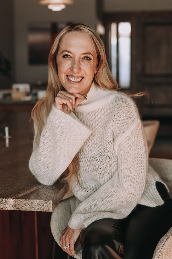 Photo of Meg Urie Rab, your guide to meditation and manifestation in midlife